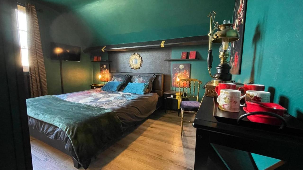 Saint-Germain-du-Corbeis Les Nuits Victoriennes B&B 외부 사진