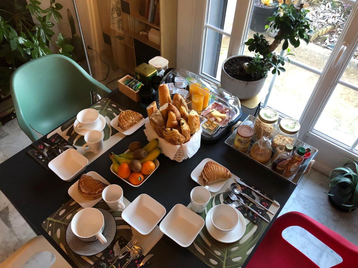 Saint-Germain-du-Corbeis Les Nuits Victoriennes B&B 외부 사진